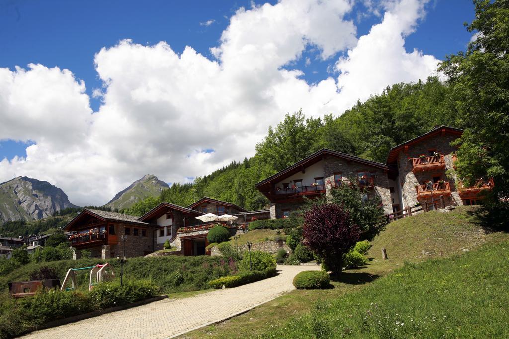 Les Combes Hotel ลาซัลเล ภายนอก รูปภาพ