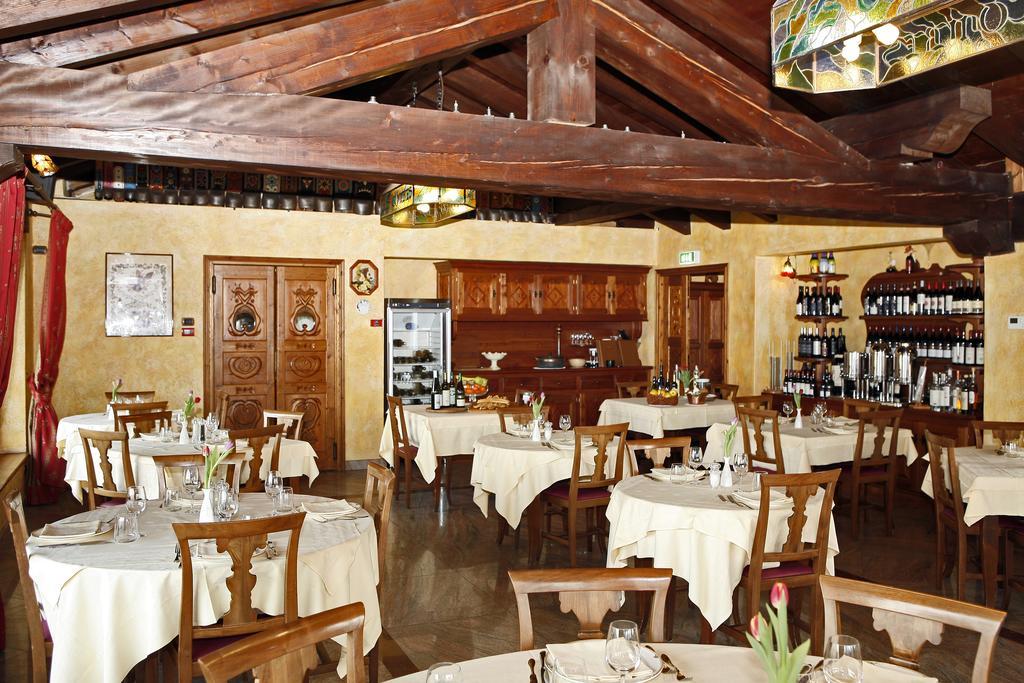 Les Combes Hotel ลาซัลเล ภายนอก รูปภาพ