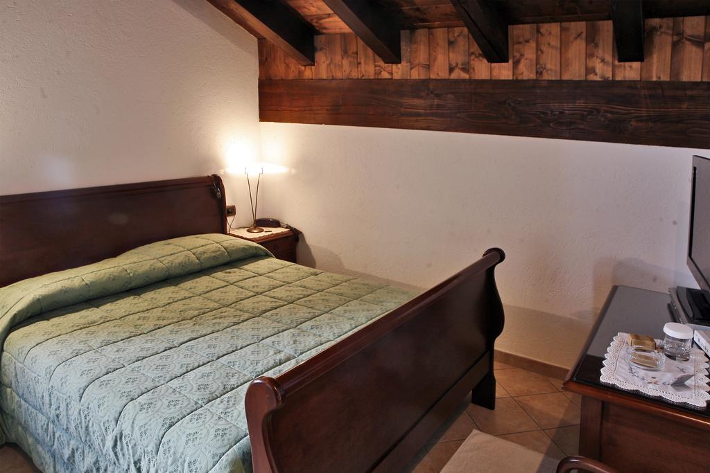 Les Combes Hotel ลาซัลเล ภายนอก รูปภาพ