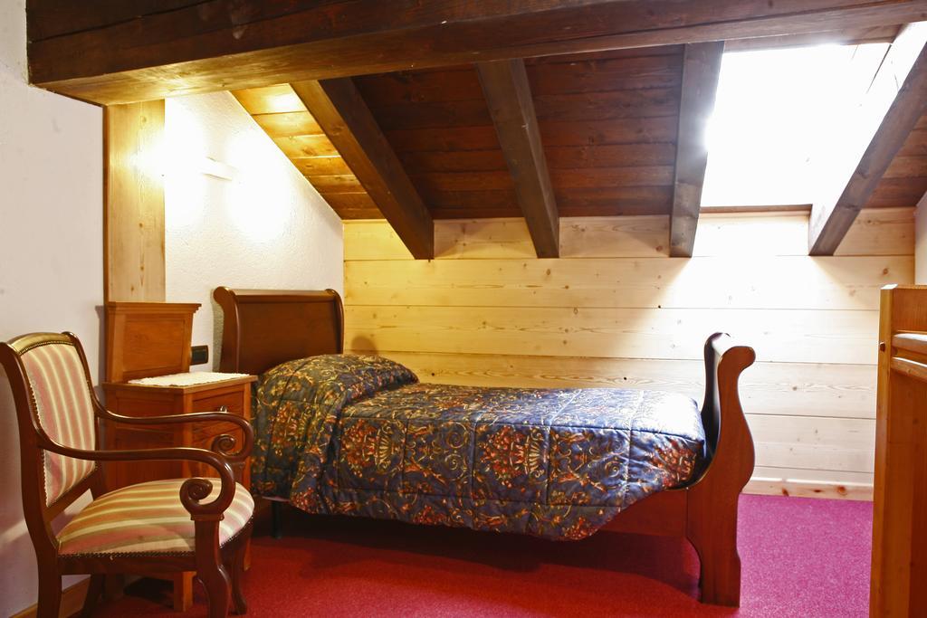 Les Combes Hotel ลาซัลเล ห้อง รูปภาพ