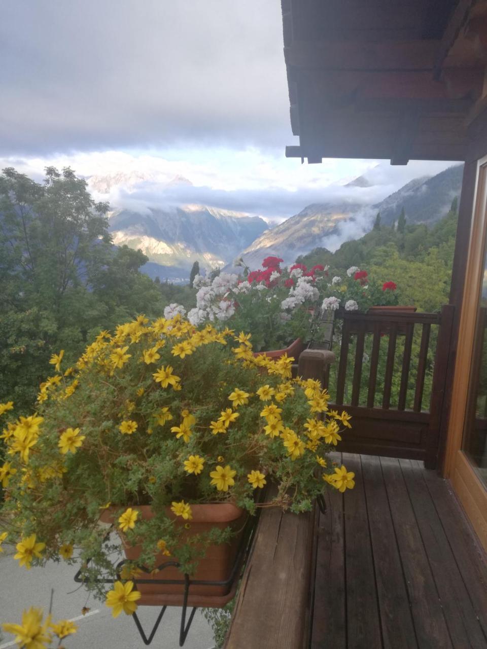Les Combes Hotel ลาซัลเล ภายนอก รูปภาพ
