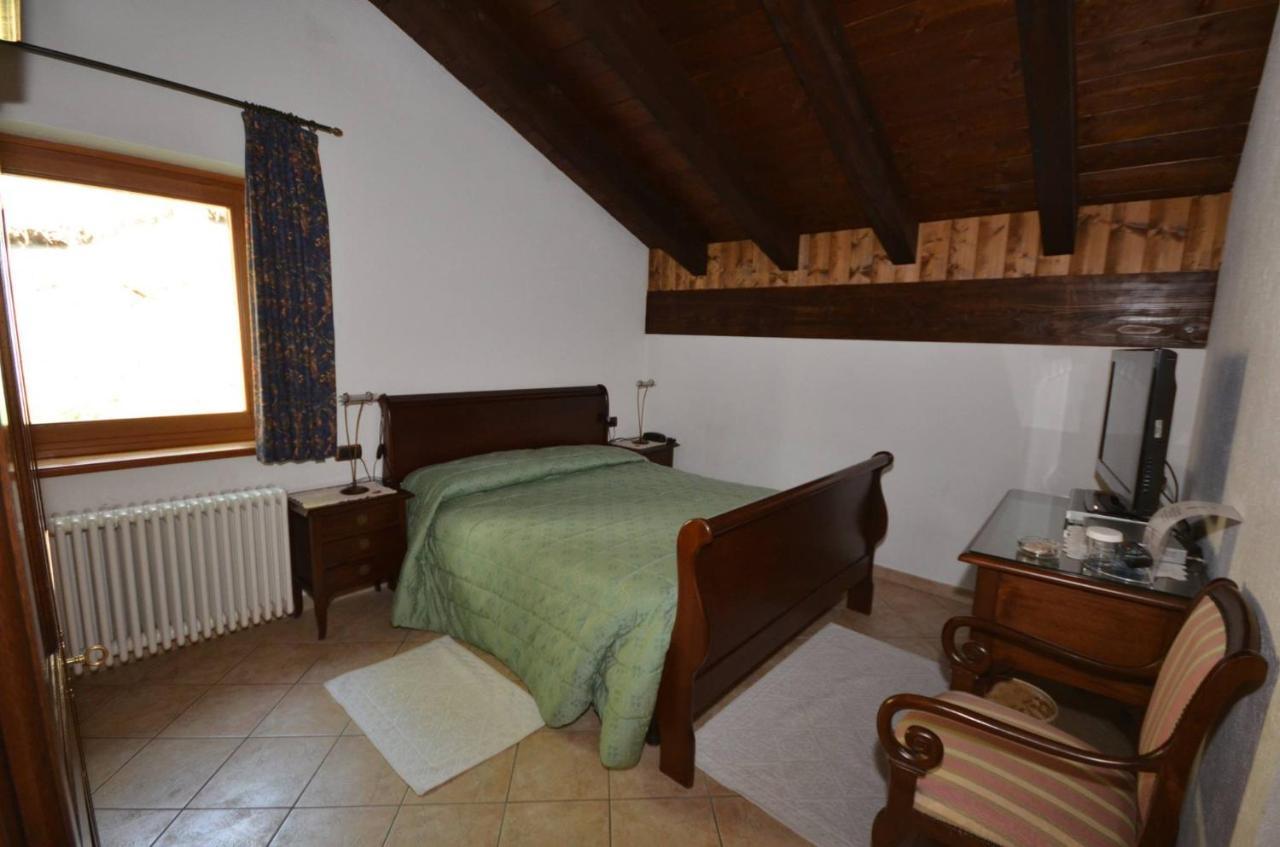 Les Combes Hotel ลาซัลเล ภายนอก รูปภาพ